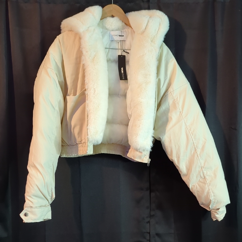 Fashion Nova Cream Puffer Jacket with Faux Fur